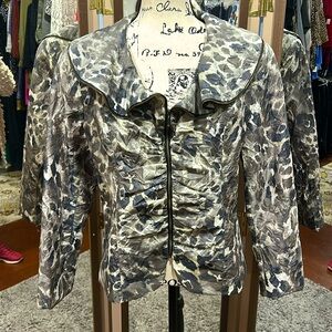 Leslie Stuart zip up jacket size 14.